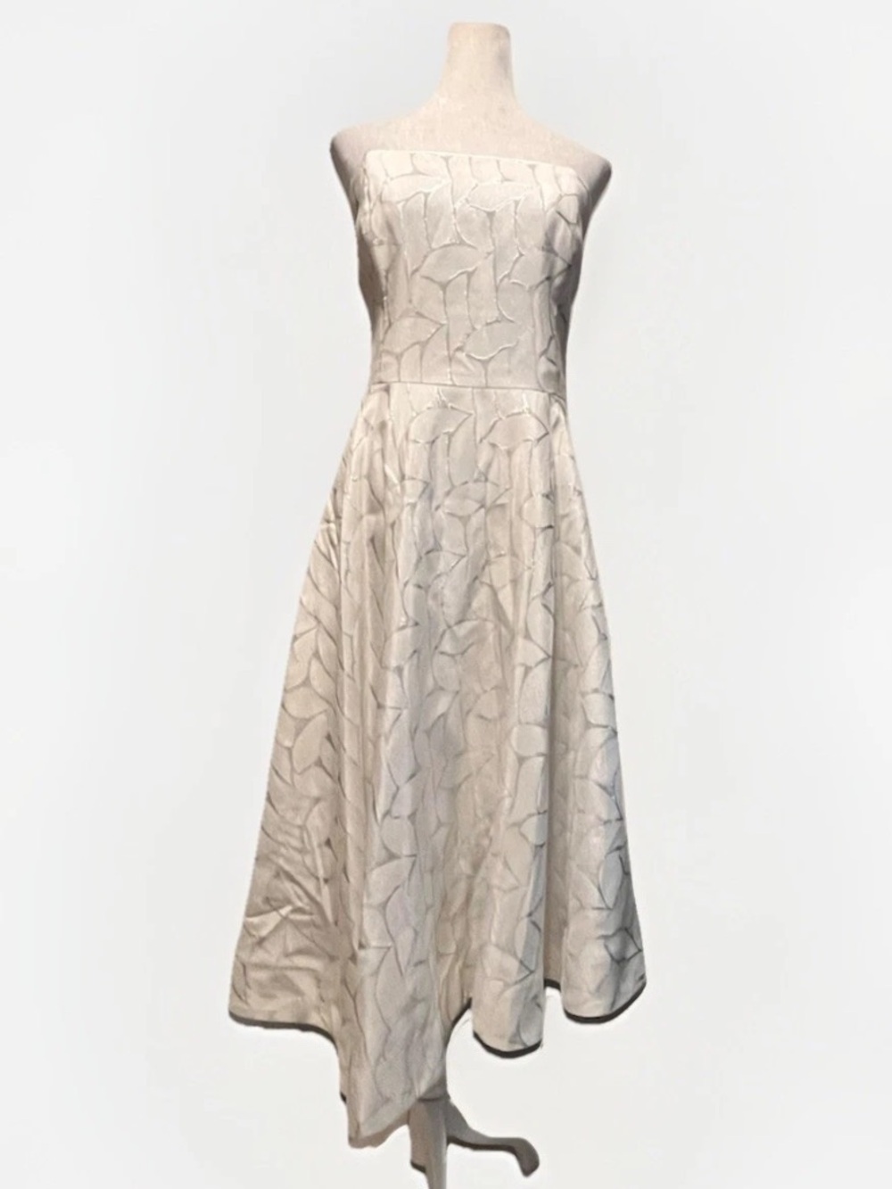 WHBM Fit & Flare Dress Sz 12 White Silver Metallic Strapless Full Skirt A-line